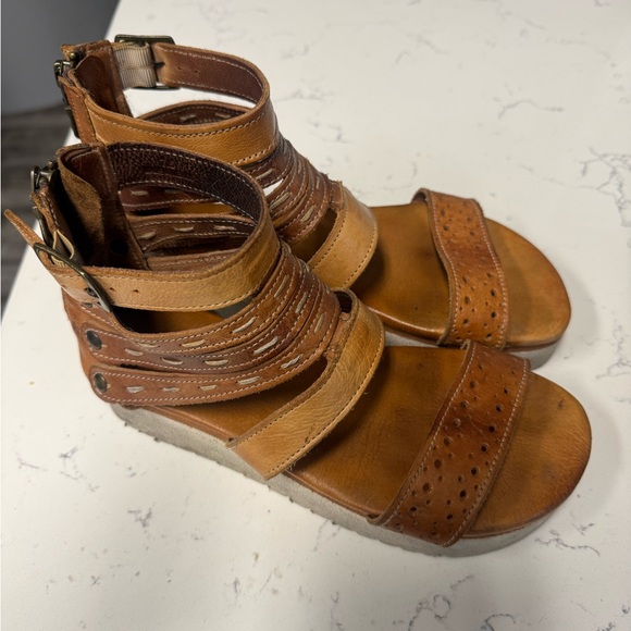 Bed Stu Tan Leather Sandals - Picture 2 of 3